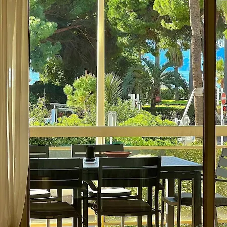 Apartment Luxurious 2-bedroom Pointe Croisette, Sea View, Private Parking Cannes