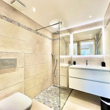 Apartamento Luxurious 2-bedroom Pointe Croisette, Sea View, Private Parking