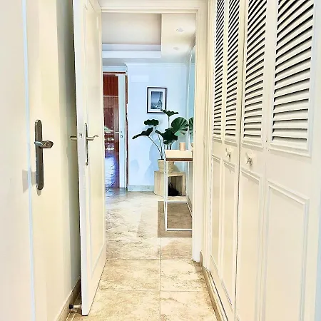 Luxurious 2-bedroom Pointe Croisette, Sea View, Private Parking *