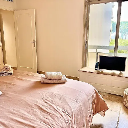Appartement Luxurious 2-bedroom Pointe Croisette, Sea View, Private Parking *