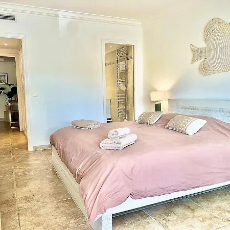 Luxurious 2-bedroom Pointe Croisette, Sea View, Private Parking Cannes