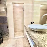 Luxurious 2-bedroom Pointe Croisette, Sea View, Private Parking *